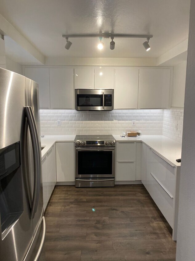 Primary Photo - 3 Bedroom Pleasant Hill Condo