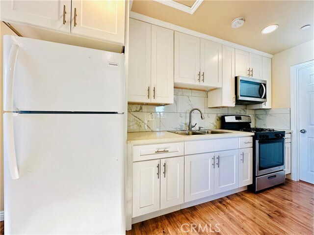 Foto del edificio - 17134 Saticoy St