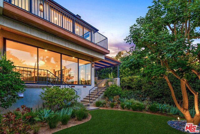 Foto principal - 1490 Sunset Plaza Dr