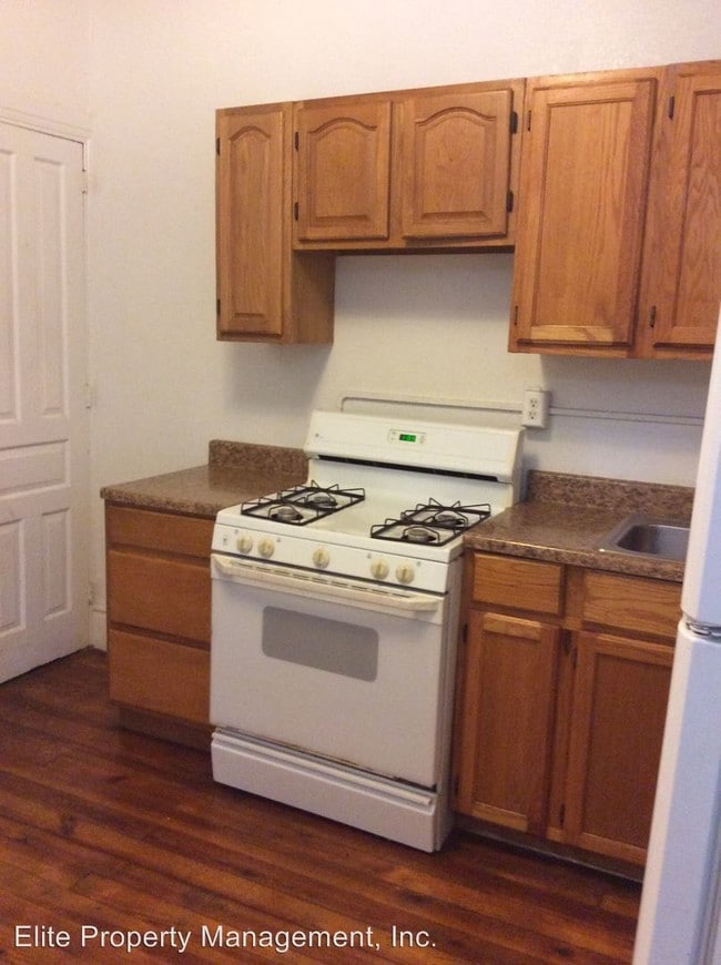 Foto del edificio - 5 br, 1.5 bath House - 736 W. King St.
