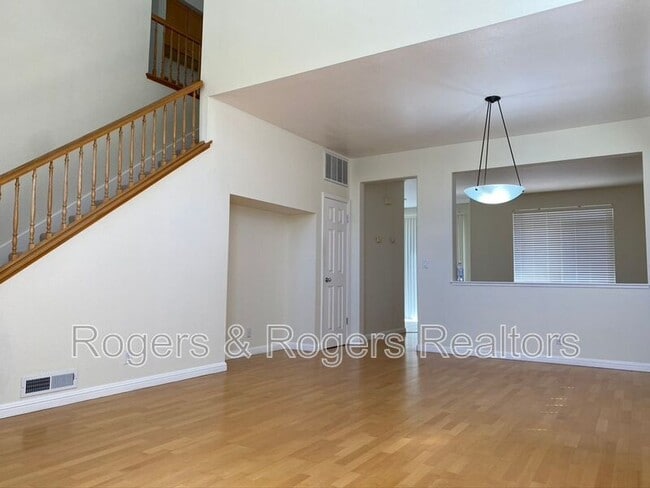 Foto del edificio - 213 Houghton St