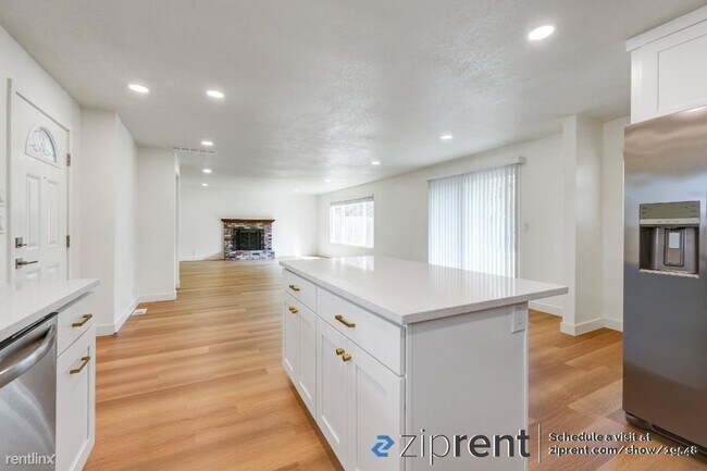 Foto del edificio - 4 br, 3 bath House - 5240 SW 182nd Ave, Al...