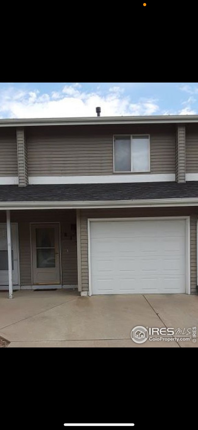 Building Photo - 813 Gabriel Ct
