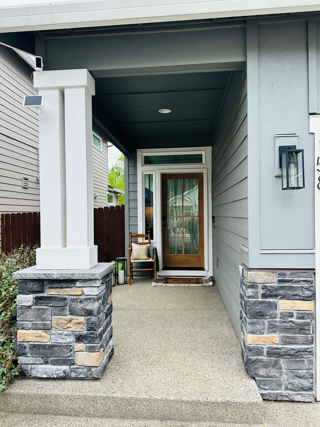 Building Photo - Charming Newer Ridgefield Home with Upgrades Throughout