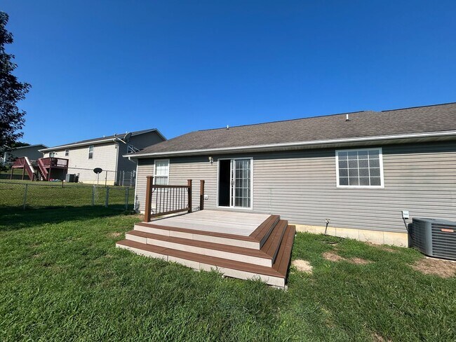 Foto del edificio - 3 Bedroom House Located in St. Robert, MO!