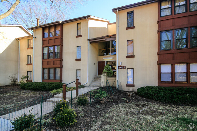 Building Photo - 9633 Whiteacre Rd