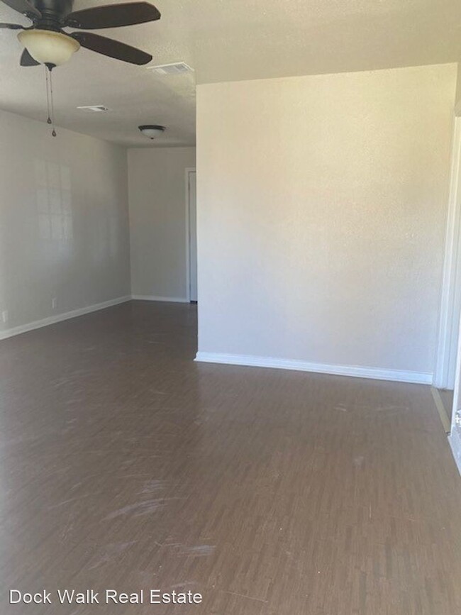 Building Photo - 3 br, 1 bath House - 1108 Gray Dr