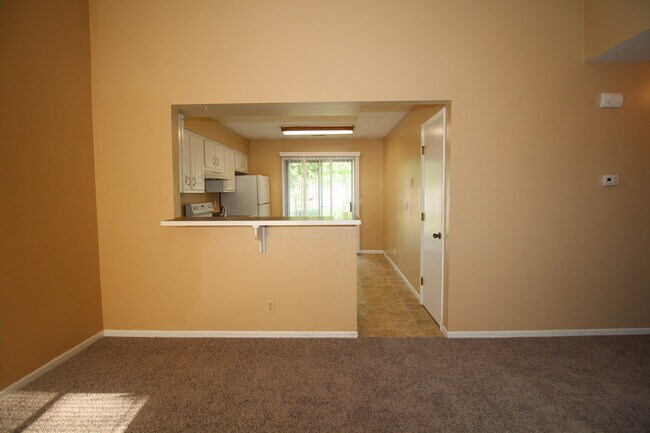 Building Photo - Ranch style 3 Bedroom 2 Bath home in Olathe