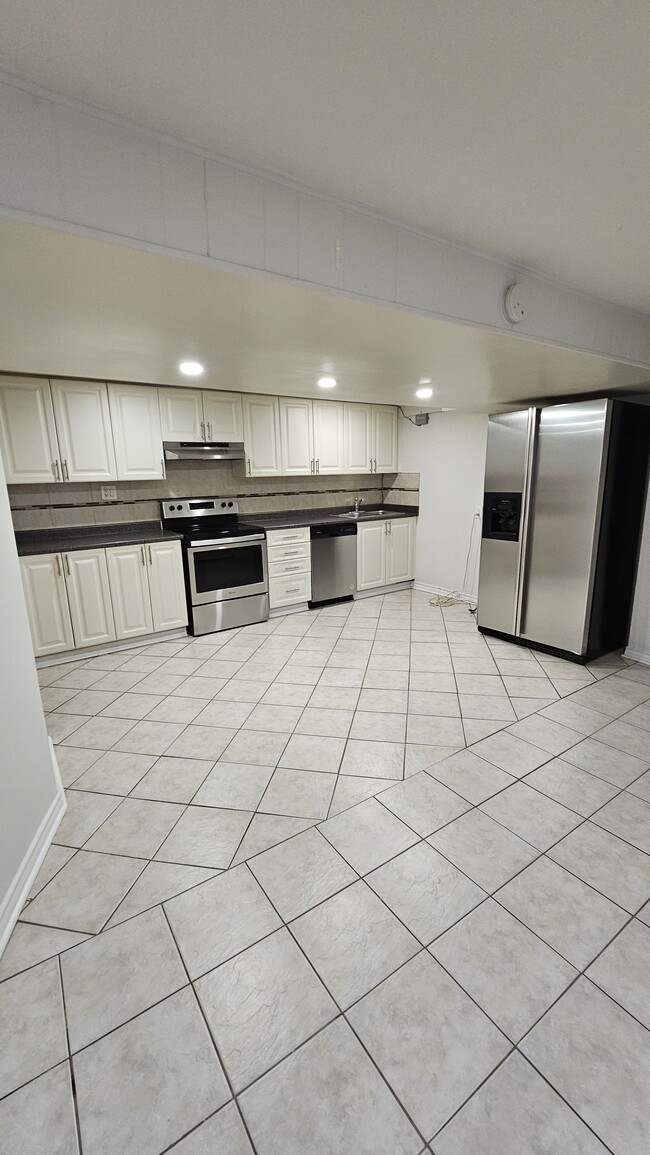 Building Photo - 98 Anthia Dr
