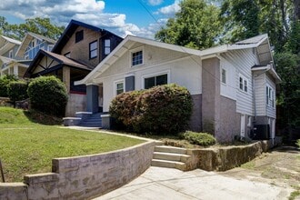 Building Photo - 1143 18th Ave S