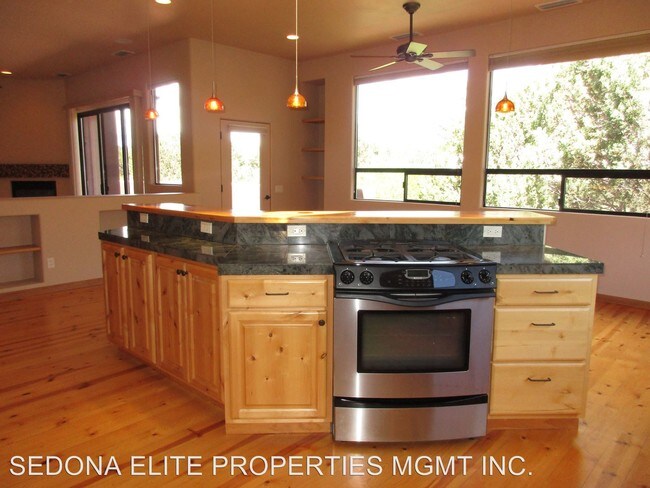 Building Photo - 3 br, 3 bath House - 108 COFFEE CUP DRIVE