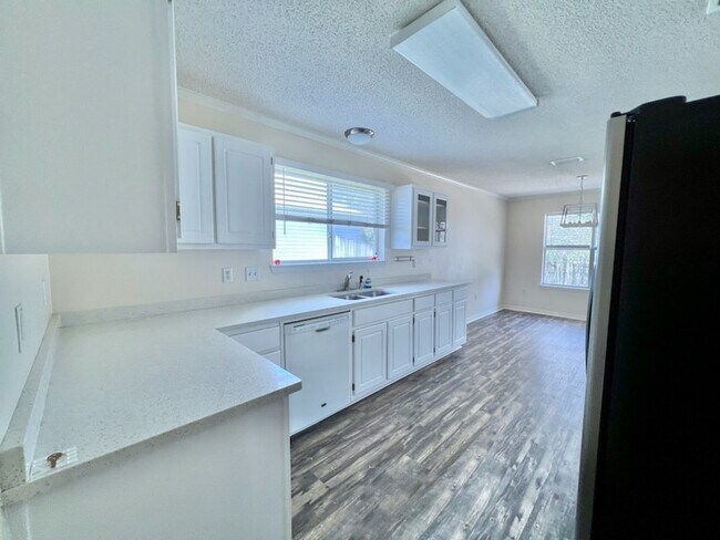 Building Photo - 379 Brown Pl