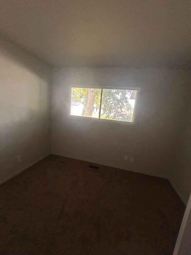 Building Photo - 6220 Chatham Dr