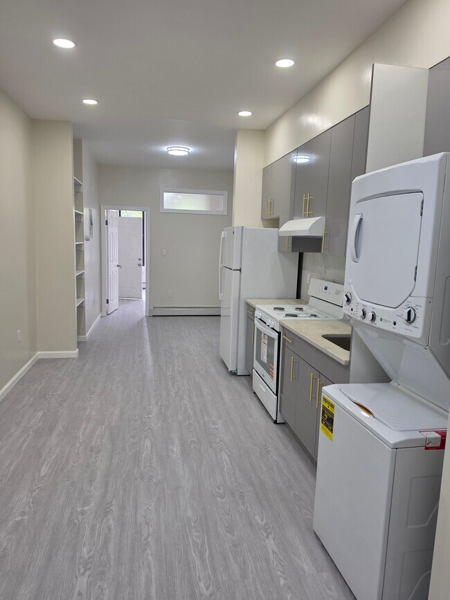 Foto del edificio - 781 Seneca Ave