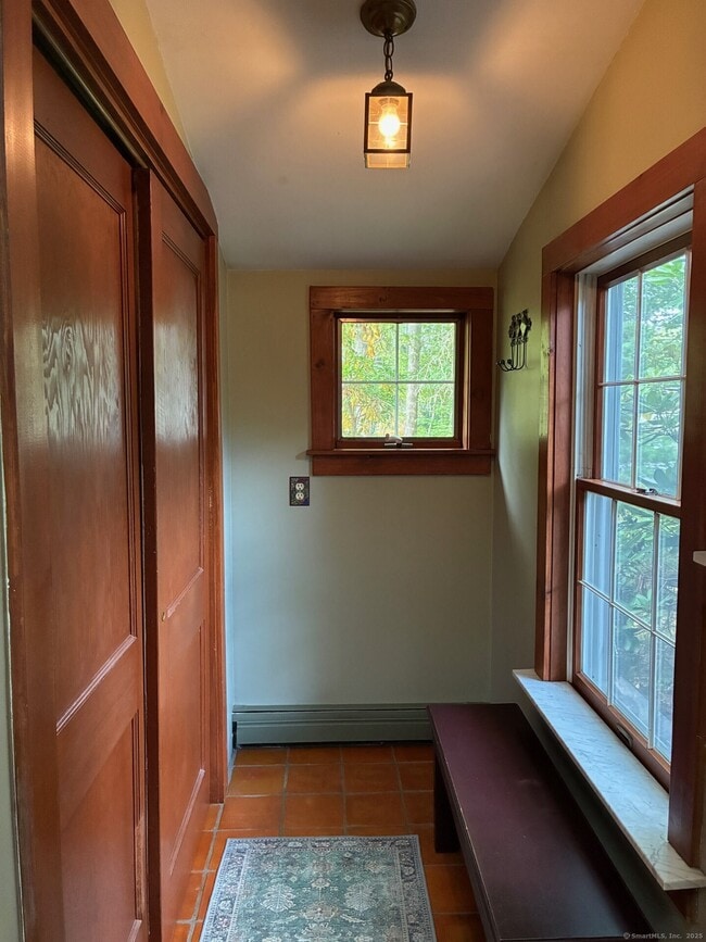 Foto del edificio - 529 N Madison Rd