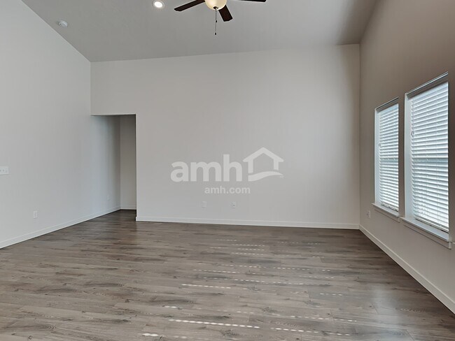 Foto del edificio - 16903 Bethany Ave