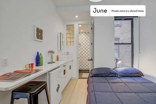 Building Photo - Chic ROOM at The Maison Suydam