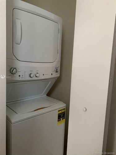 Foto del edificio - 6315 NW 105th Ct