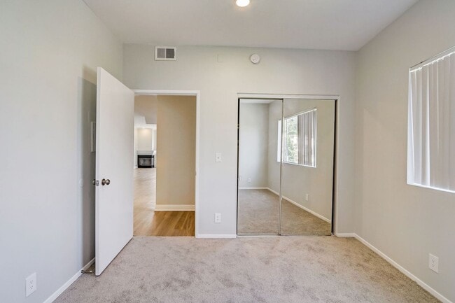 Building Photo - 16117S