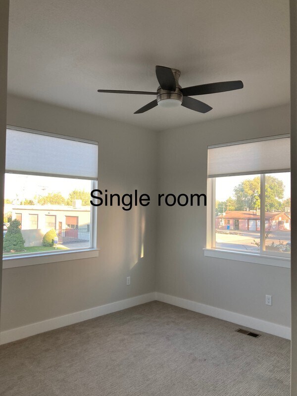 Foto del edificio - 93 Brooklyn Park Ln