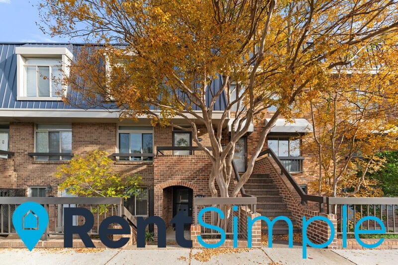 Primary Photo - 1673 S Hayes St