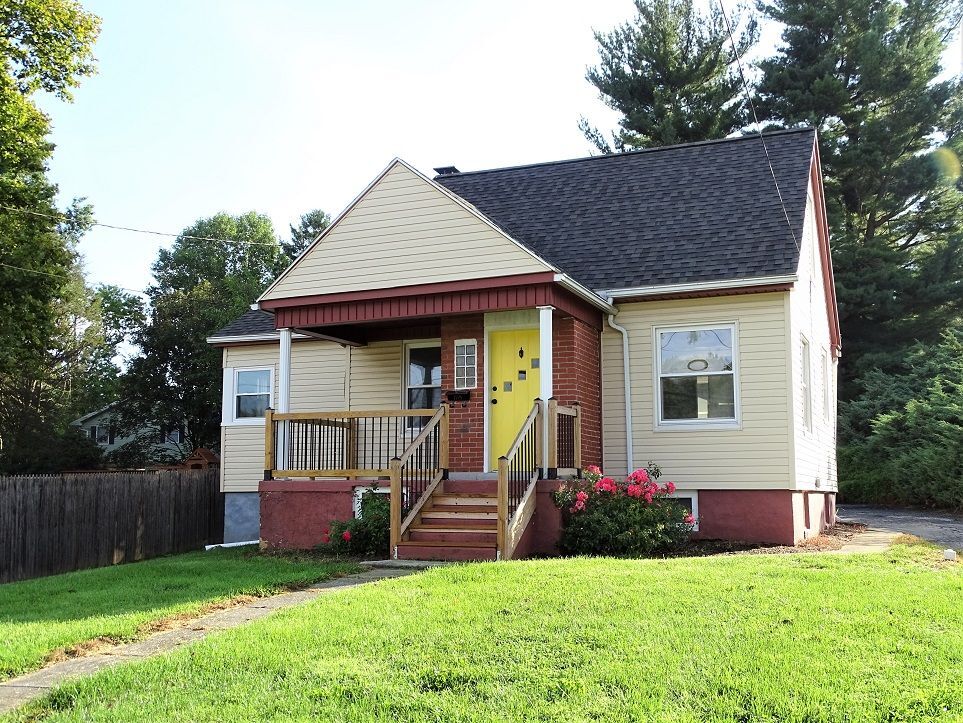 1118 Quentin Rd, Lebanon, PA 17042 House Rental in Lebanon, PA