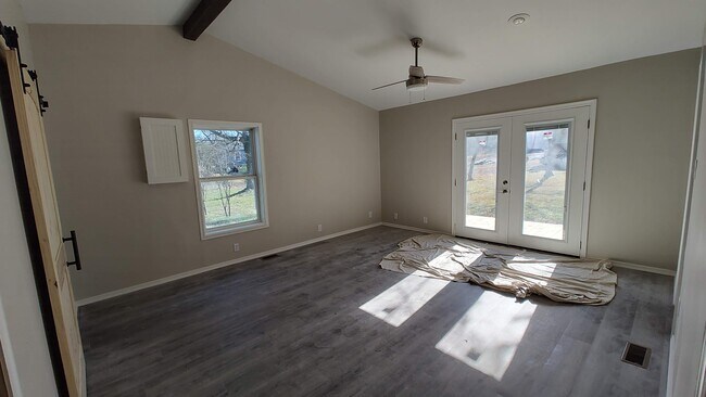 Building Photo - 70 Lakeside Loop N