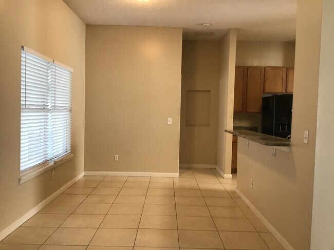 Building Photo - 2038 Belhaven Dr