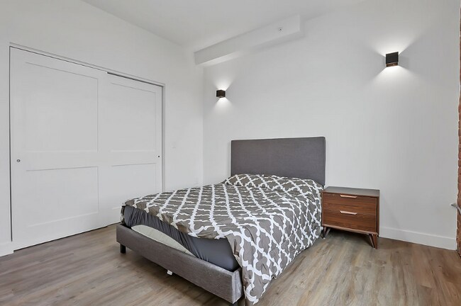 Foto del edificio - 593 E Broad St