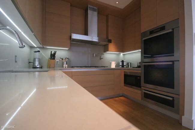 Building Photo - 2 br, 2 bath Apartment - 8 Spruce St Apt 21A