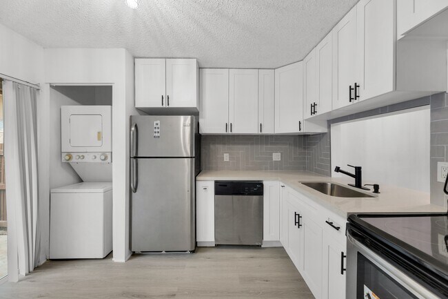 Photo - 904 Banks Rd House