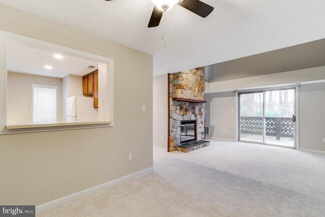 Building Photo - 10158 Oakton Terrace Rd