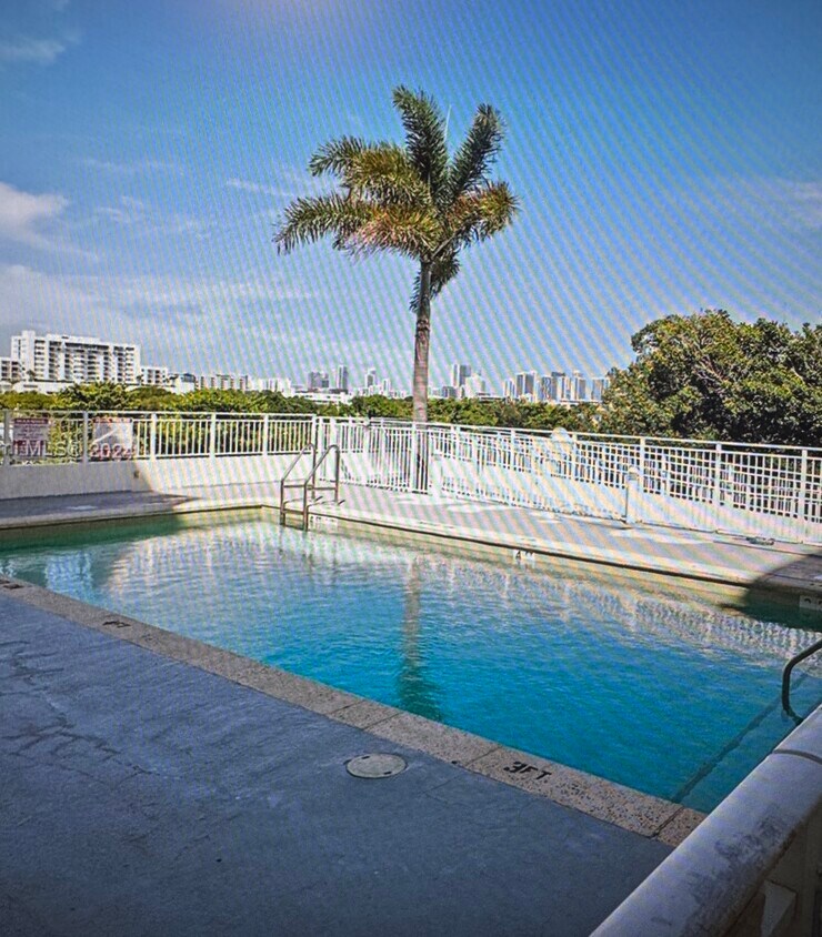 Foto principal - 219 NW 12th Ave