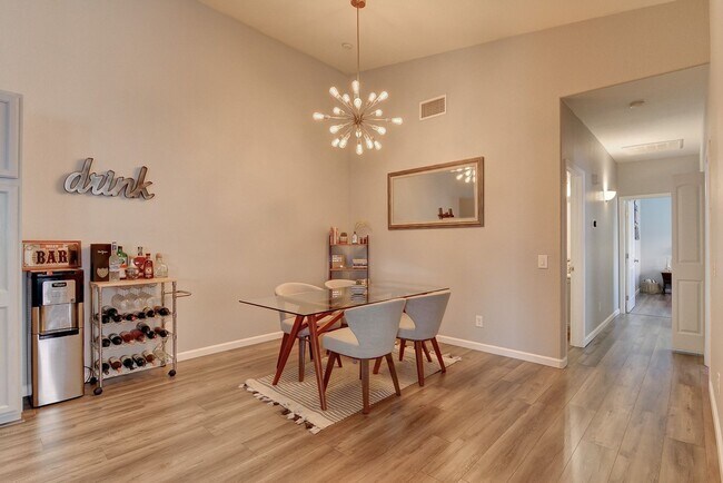 Foto del edificio - 7450 S Eastern Ave