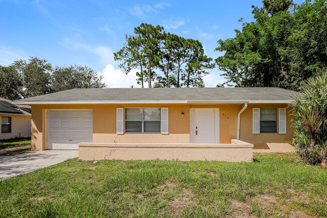 Building Photo - 613 SE Starfish Ave