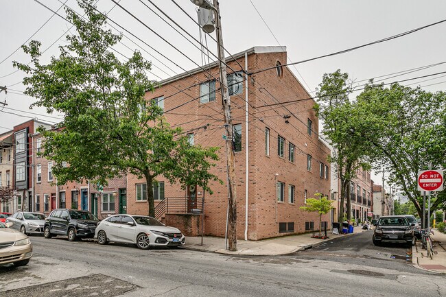 Building Photo - 616 S 18th St
