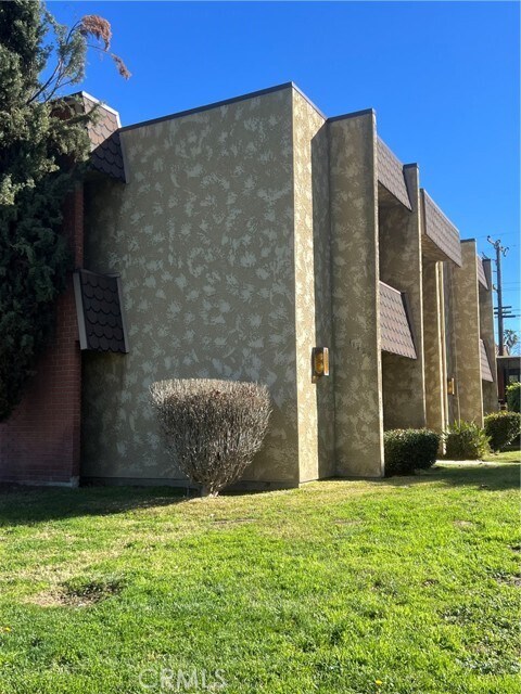 Primary Photo - 11129 Poplar St