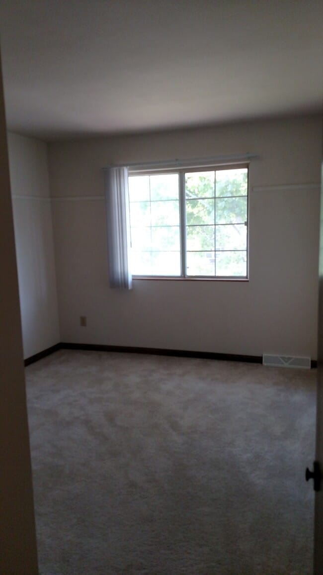 Building Photo - 741 E Imperial Dr