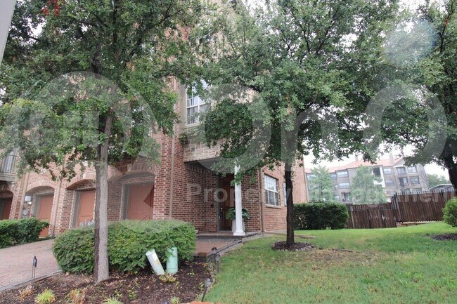 Foto del edificio - 652 Rockingham Dr