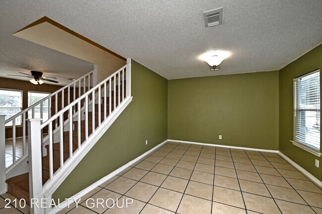 Building Photo - 4 br, 2.5 bath House - 18534 TAYLORE RUN