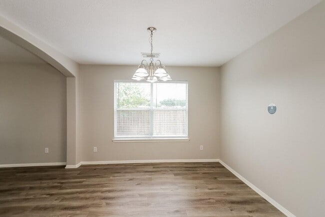 Building Photo - 15503 Gallant Ct