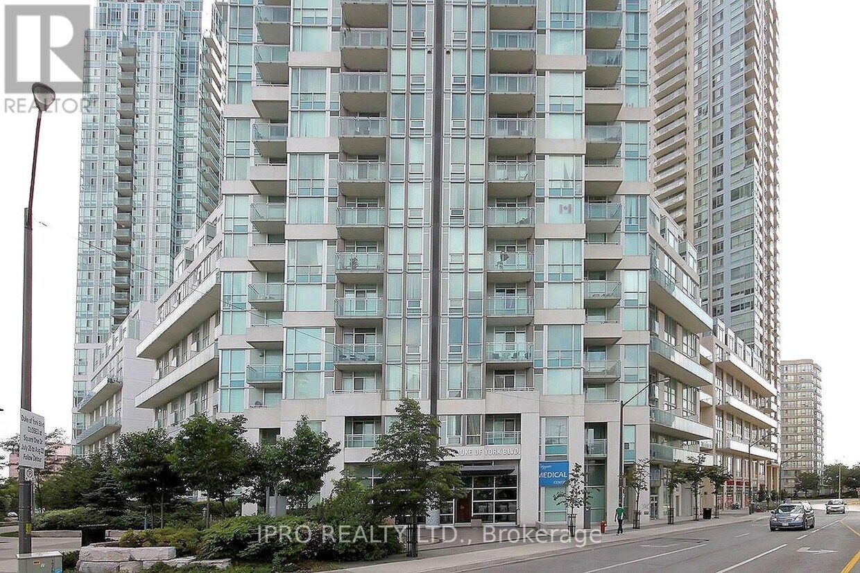 Primary Photo - 3939-3939 Duke of York Blvd