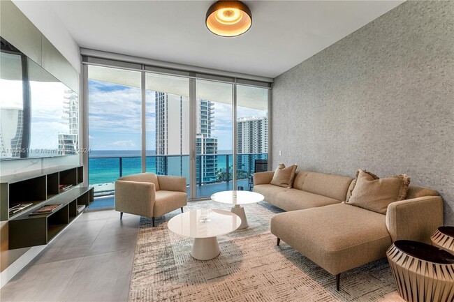 Foto del edificio - 17550 Collins Ave