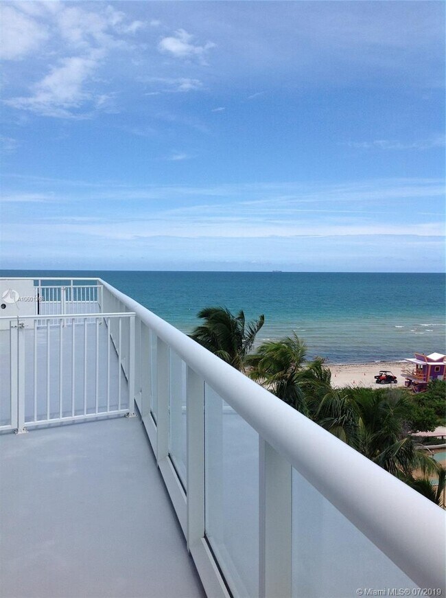 Building Photo - 6515 Collins Ave