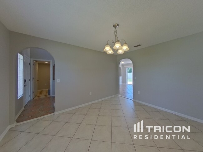 Building Photo - 901 Basilica Ln