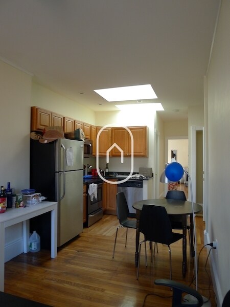 Building Photo - 9 Symphony Rd