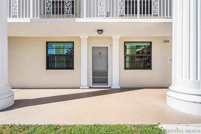 Building Photo - 6121 Balboa Cir