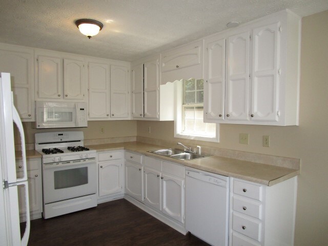 Building Photo - 1097 Trestle Drive