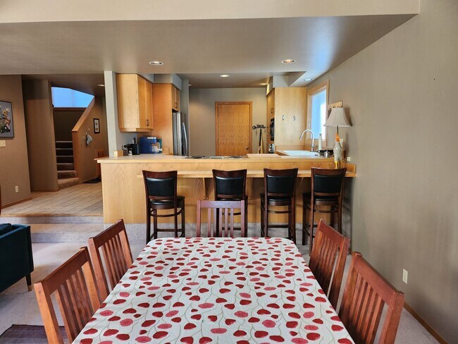 Building Photo - River Village Condominium Unit #8 - Riverf...