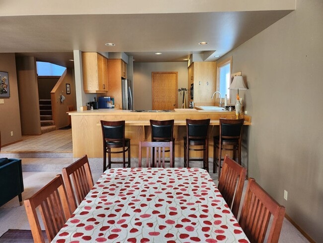 Building Photo - Riverfront - FALL SPECIAL - $250/OFF FIRST...